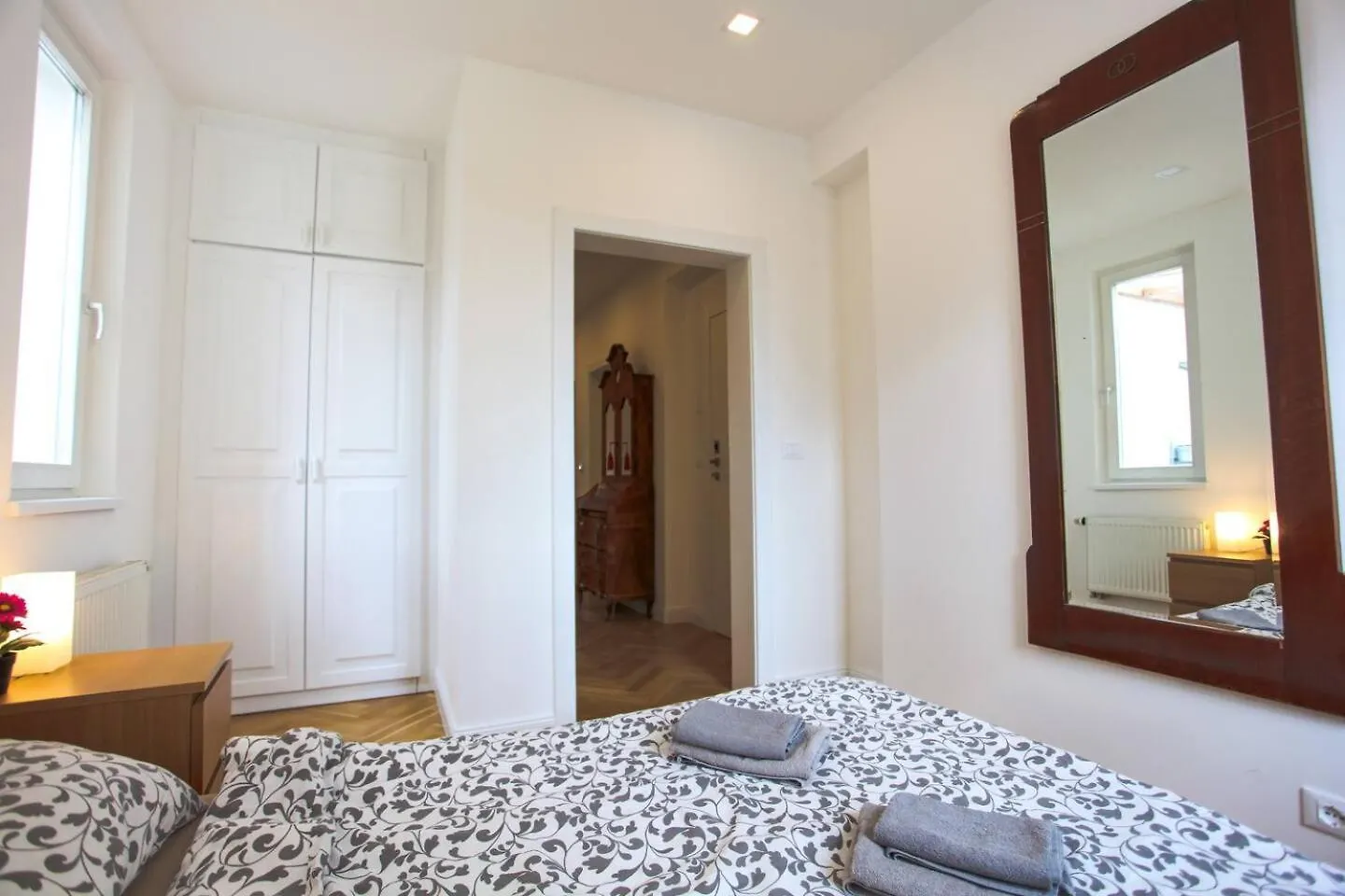 Charles Bridge Unique Maisonette Prag 0*,  Tjeckien