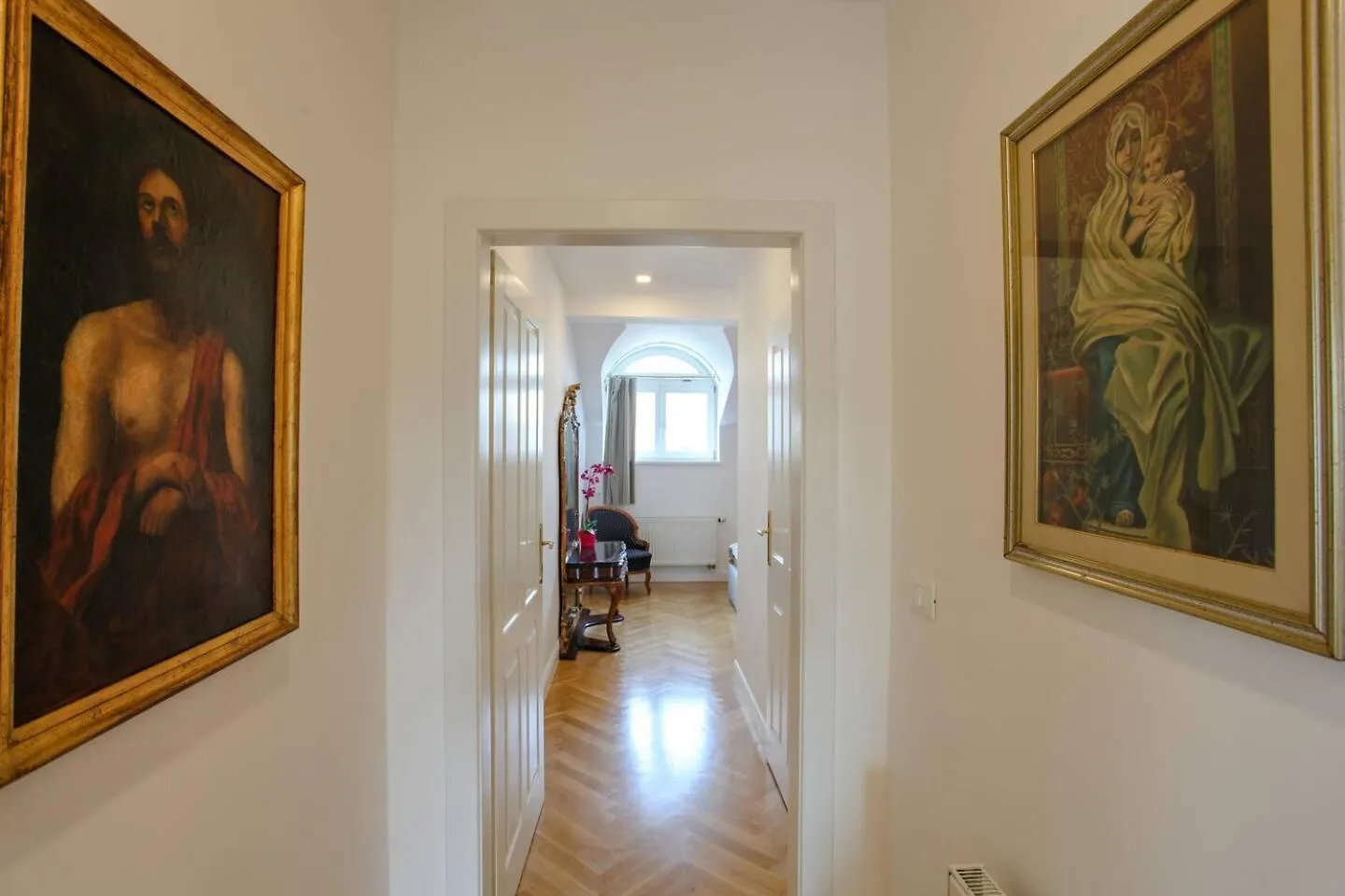 Charles Bridge Unique Maisonette Prague Apartment