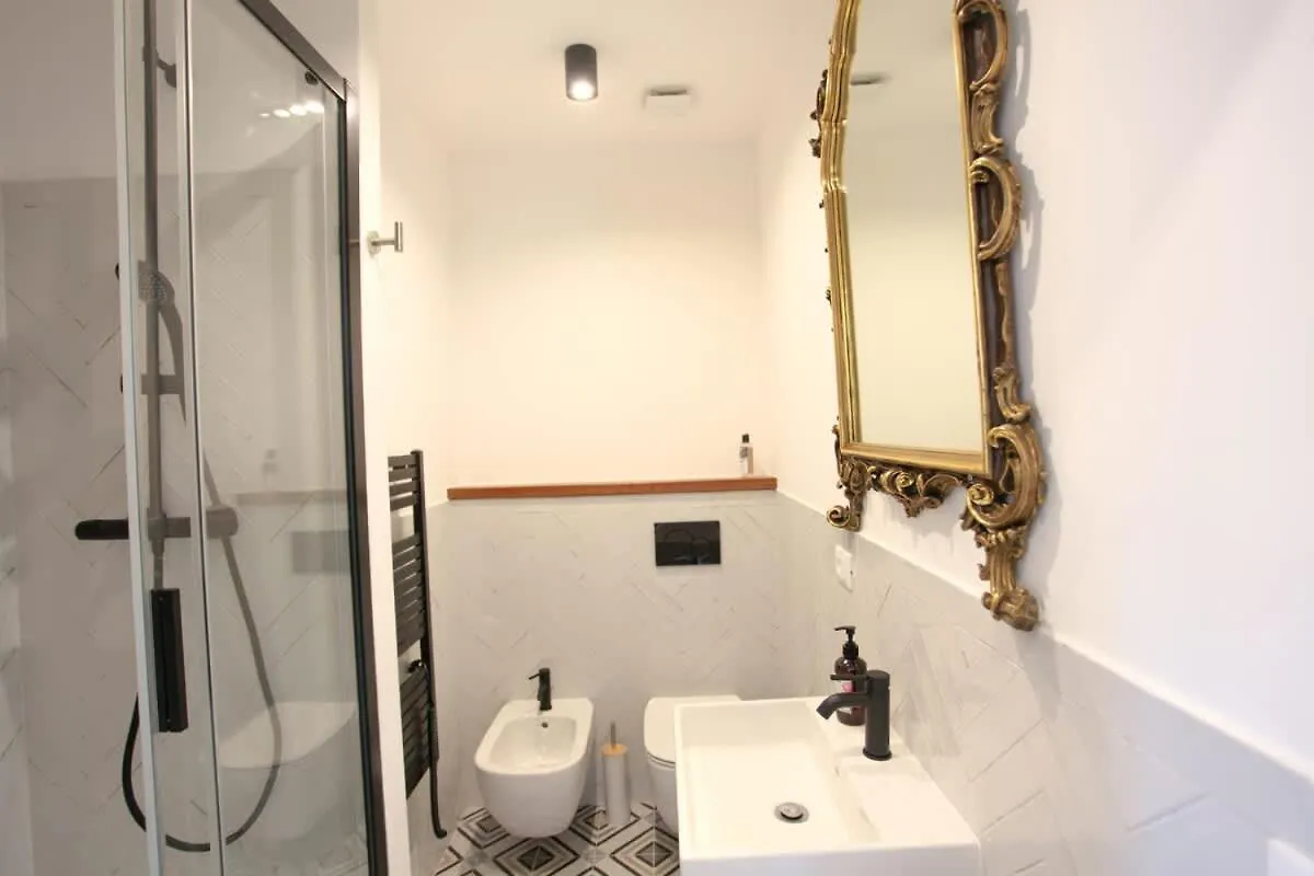 Charles Bridge Unique Maisonette Prague Apartment